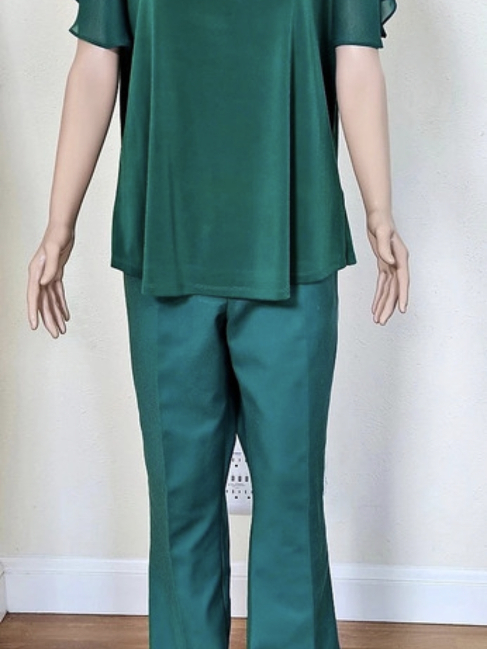 Green Wide Leg Two-Piece Set Like New